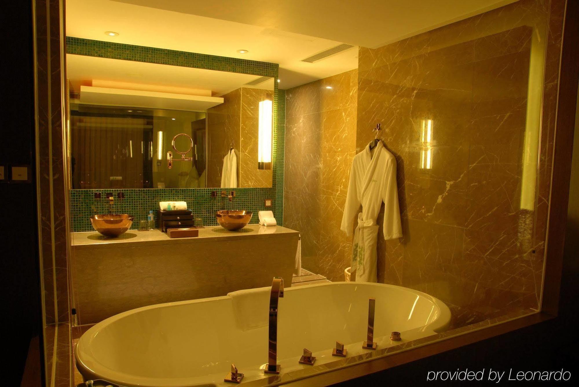 Pudi Boutique Hotel Fuxing Park Шанхай Стая снимка