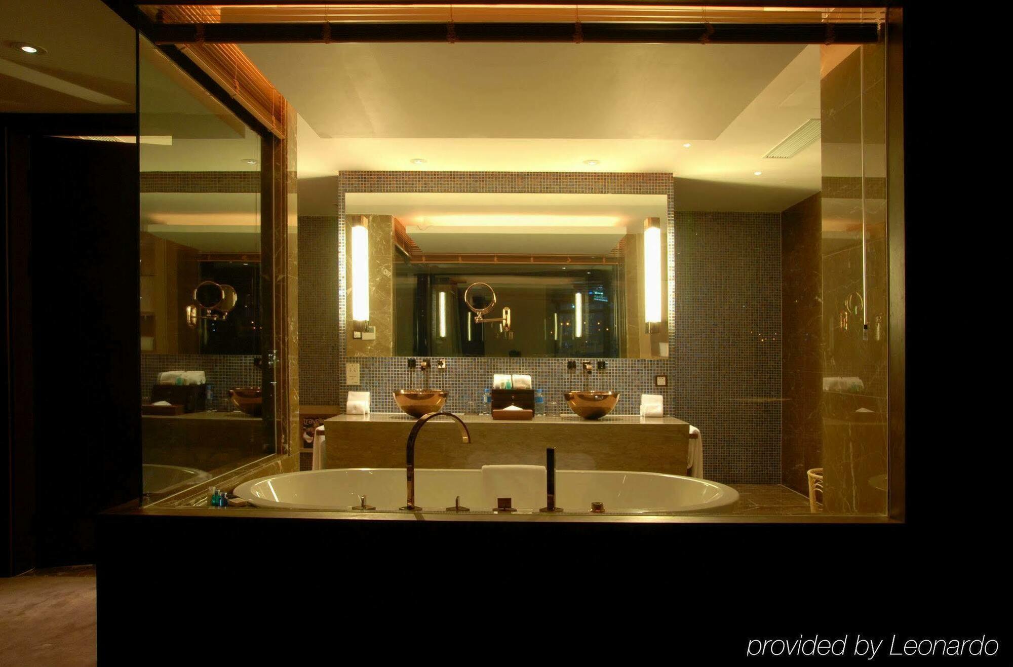 Pudi Boutique Hotel Fuxing Park Шанхай Стая снимка